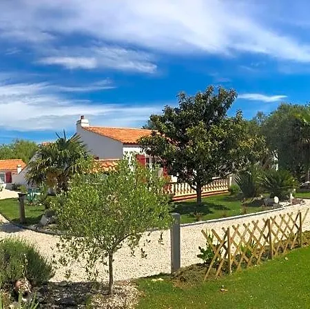 Les Du Roc Bed & Breakfast Le Fenouiller